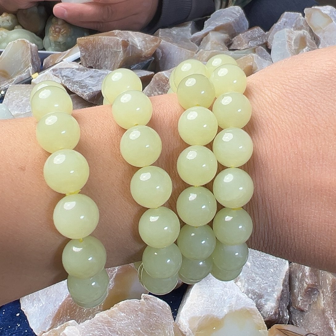 侯***生定制和田玉未镶嵌吊坠