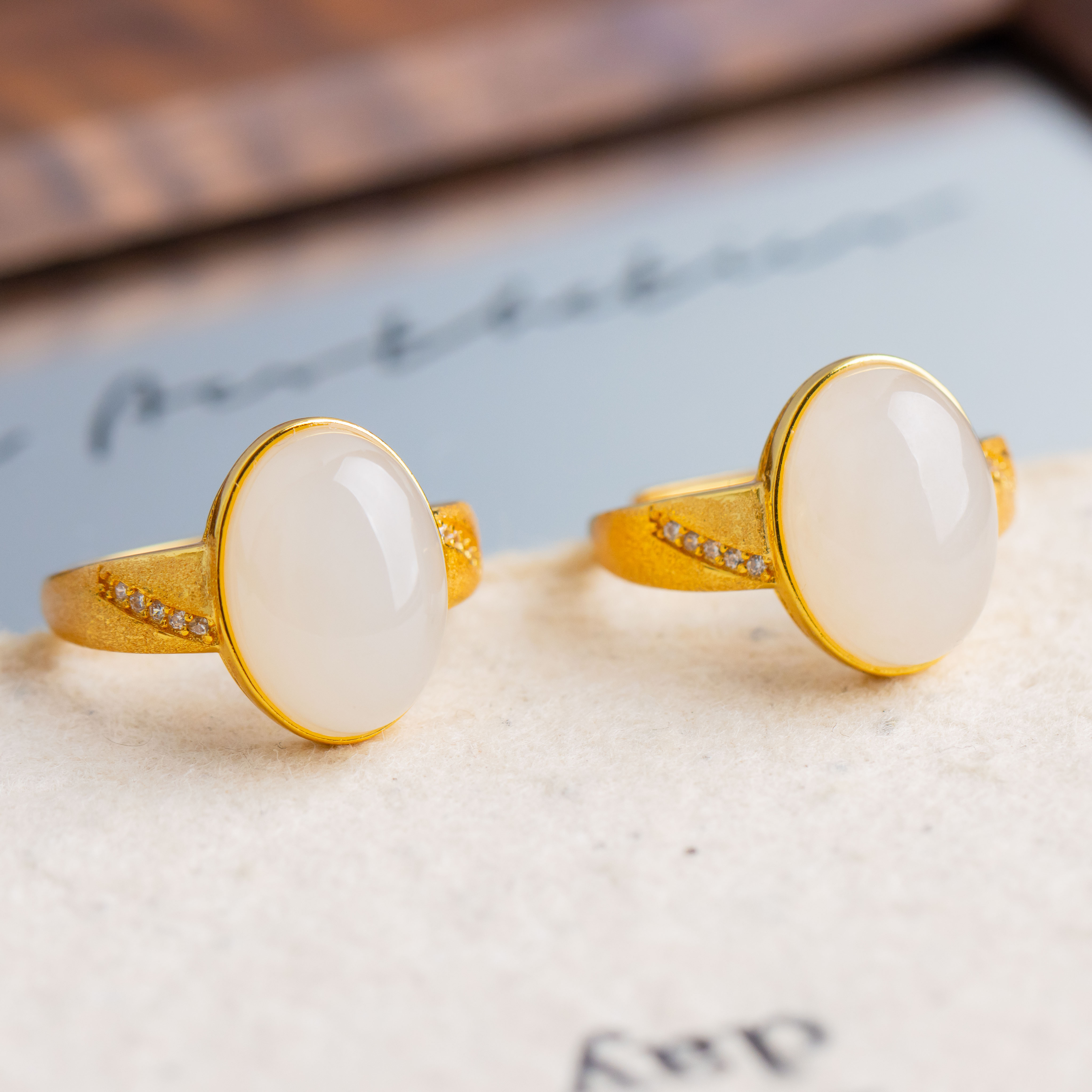 S925银镶嵌碧玉马鞍竹节戒指（多样性发货 发其一）