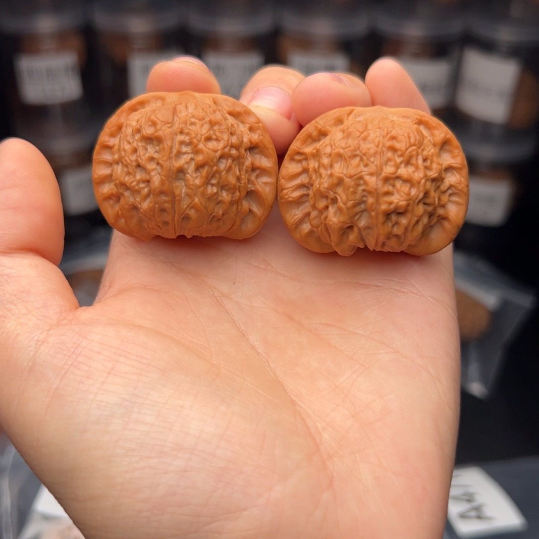 文玩核桃吊坠东血麒麟