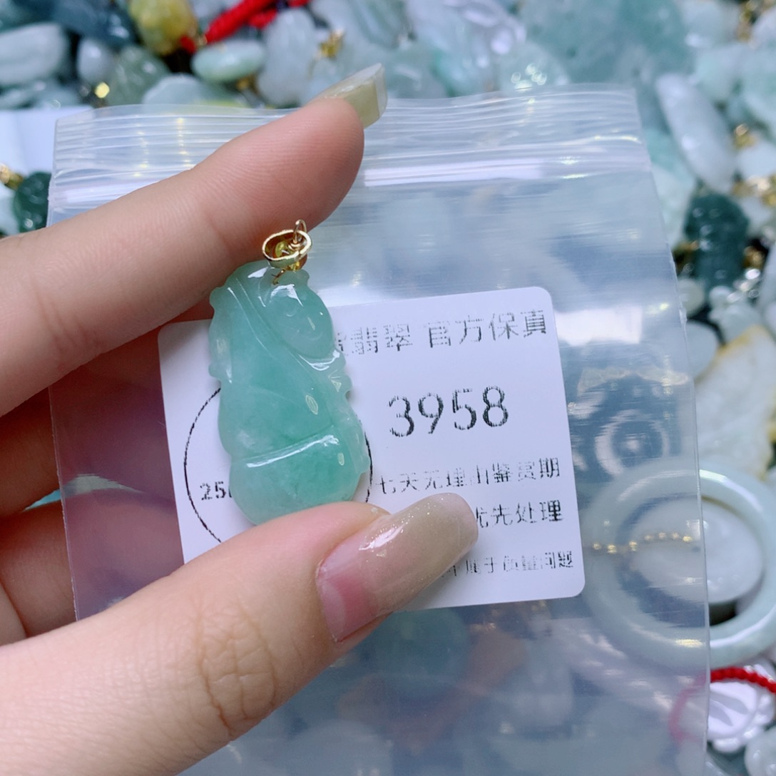 吊坠(不含链)未镶嵌翡翠