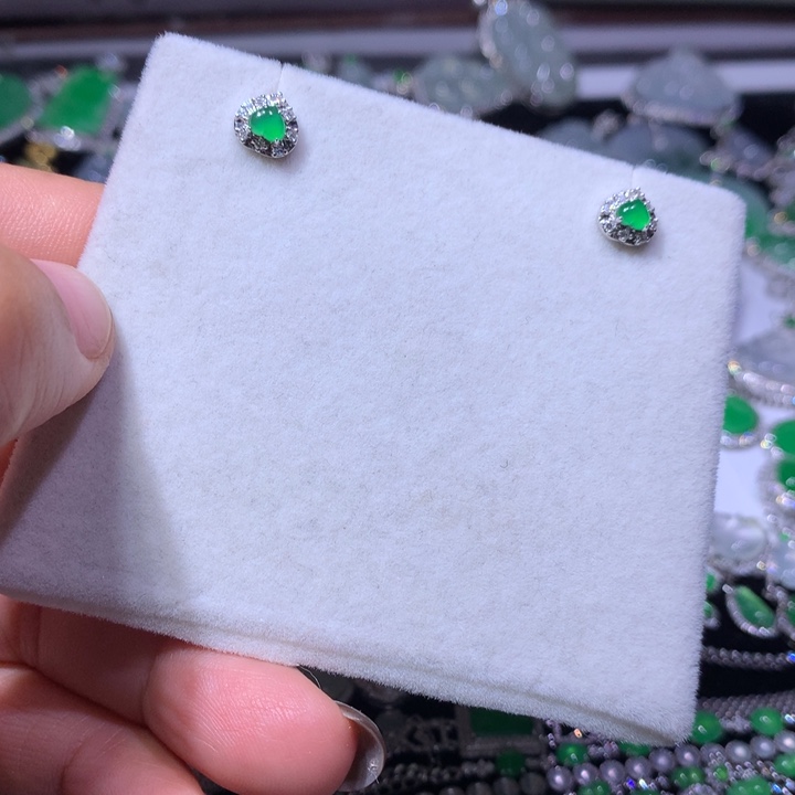 翡翠18K金镶嵌耳饰