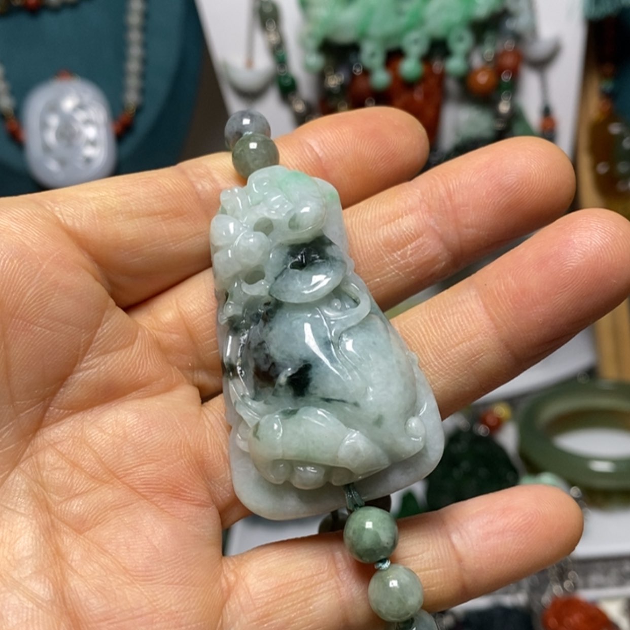 【闪购商品】蛇纹石玉未镶嵌吊坠