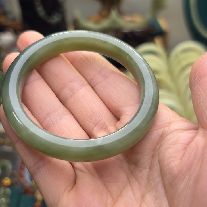 和田玉手镯未镶嵌54.4圈围0655