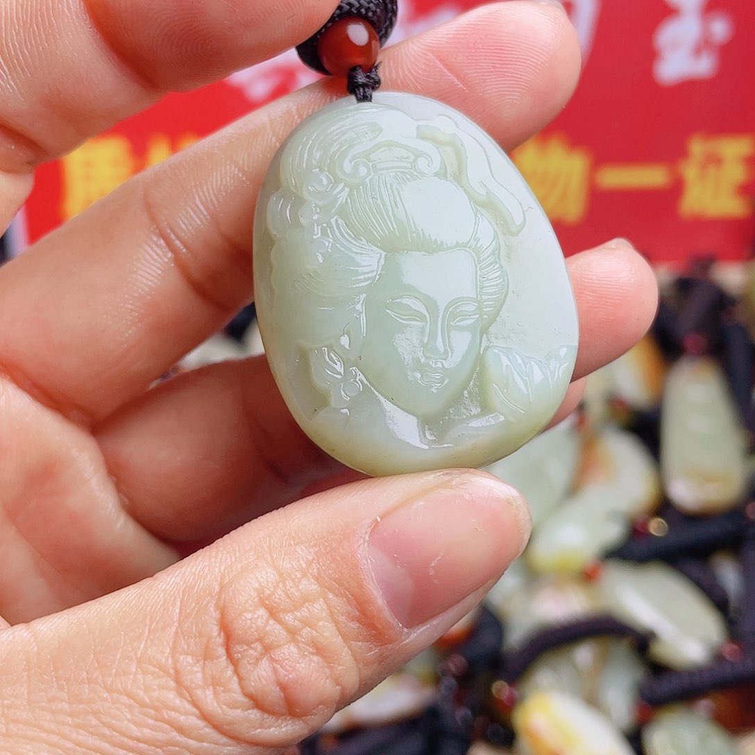 和田玉颈饰未镶嵌