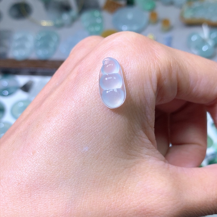 翡翠颈饰未镶嵌豆子