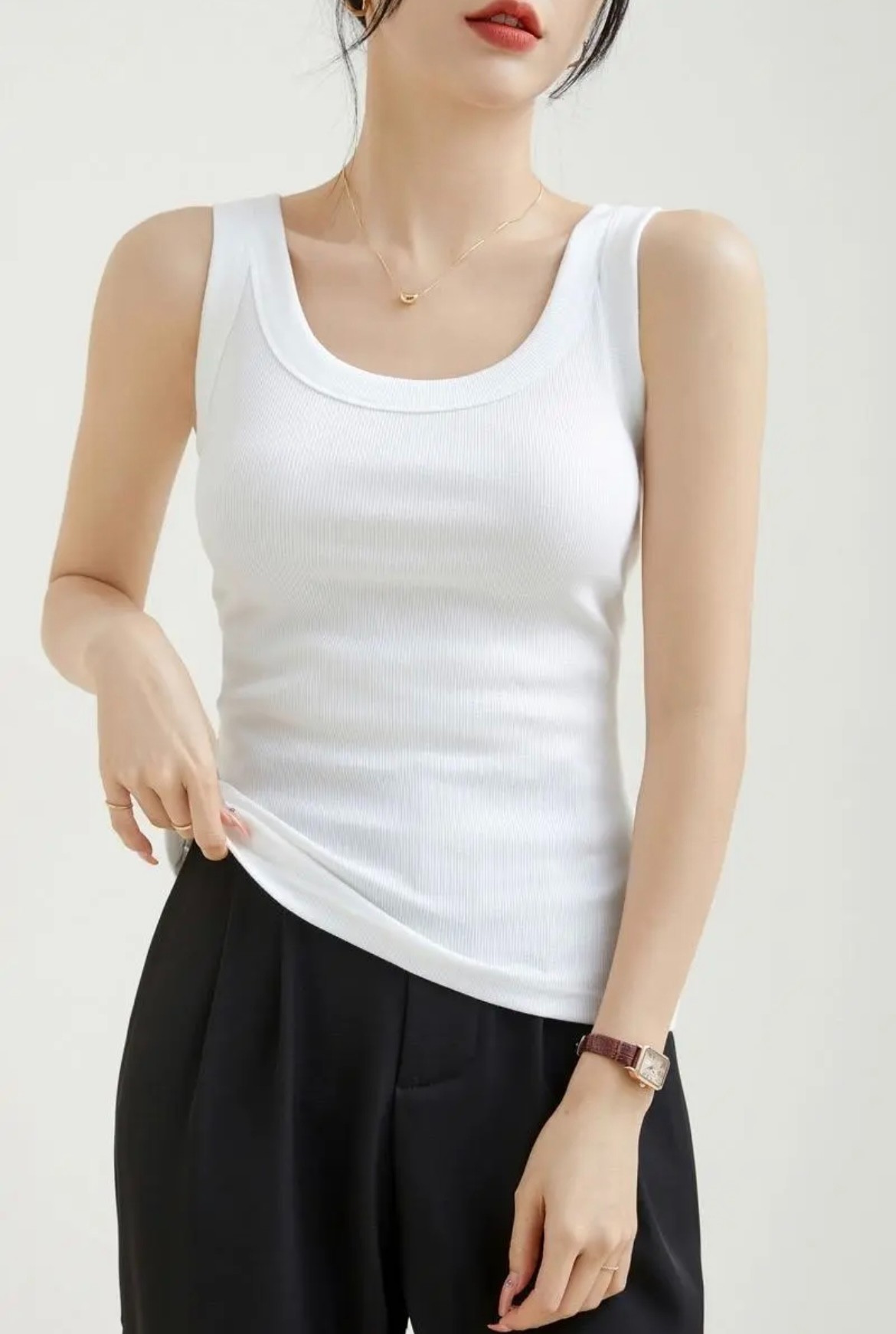 背心吊带小众外穿网红短款衣服衣服新款轻奢爆款可愛女士修身打底