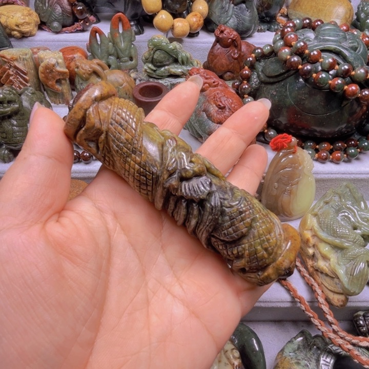 岫岩河磨玉（透闪石质玉）把件未镶嵌左*°