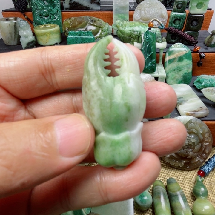 独山玉未镶嵌珠宝半成品