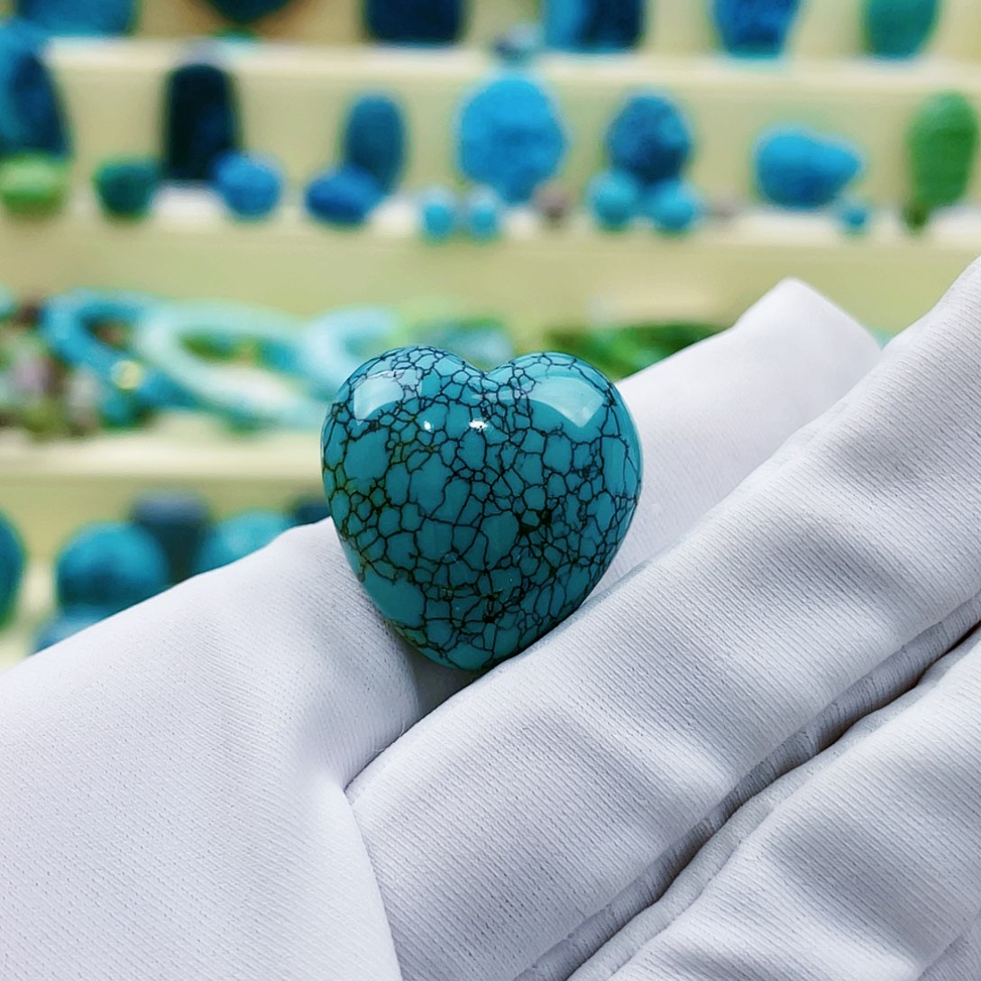 绿松石颈饰未镶嵌