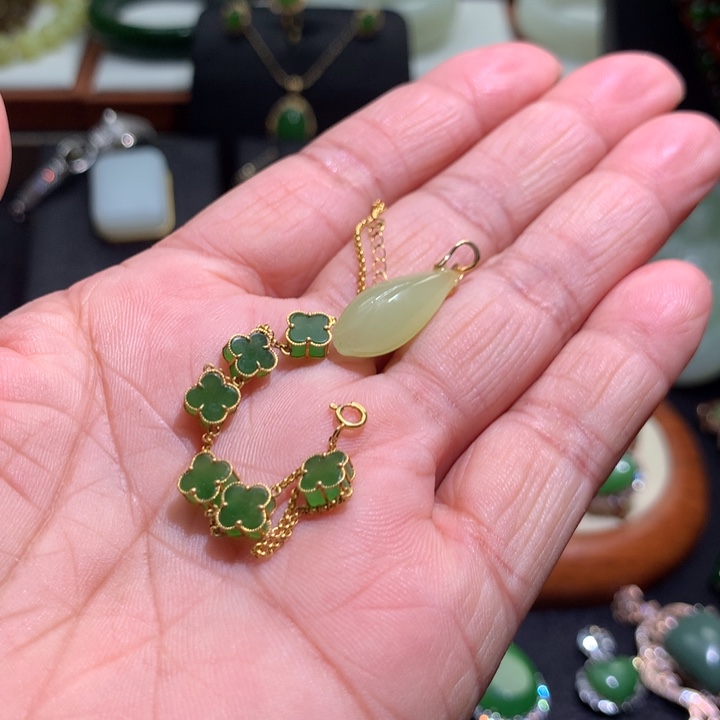 和田玉手链18K金镶嵌小*菜