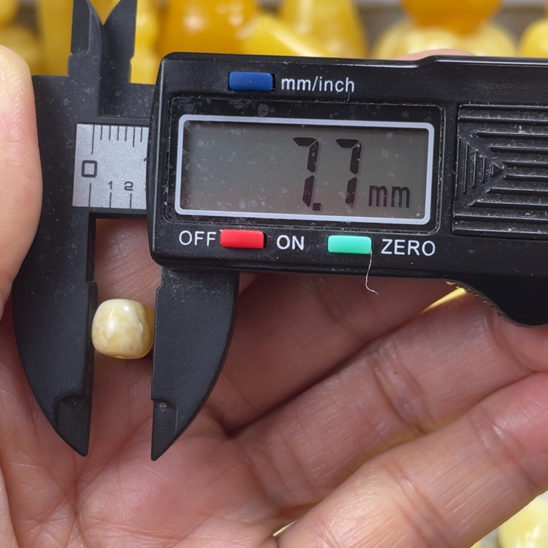 狼***道蜜蜡未镶嵌裸石74