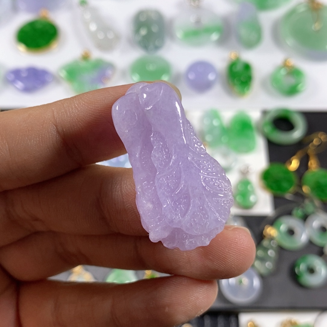 翡翠颈饰未镶嵌翡翠