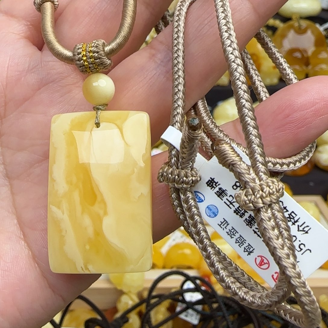 蜜蜡套链未镶嵌天然俄料浓白妖花蜜蜡无事牌吊坠