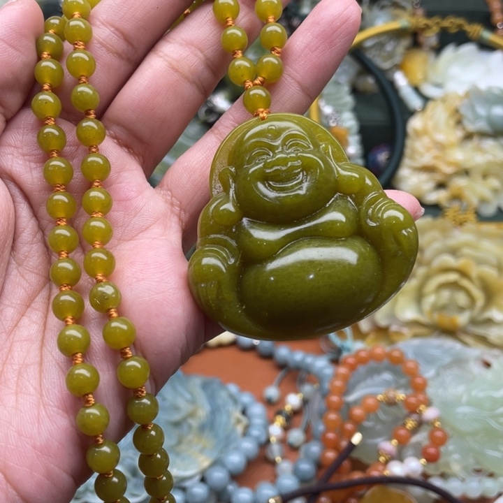 蛇纹石玉吊坠合金