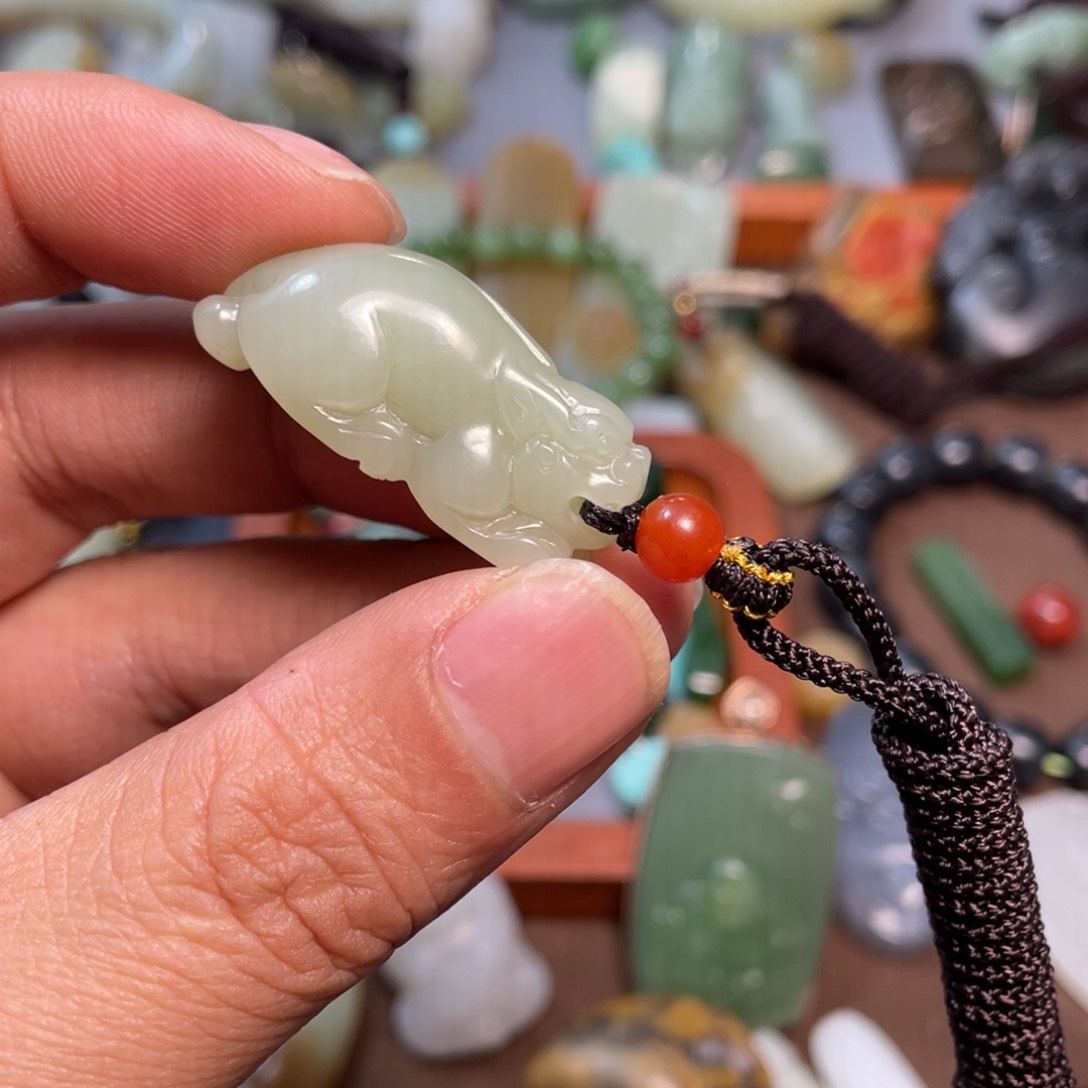 和田玉颈饰未镶嵌