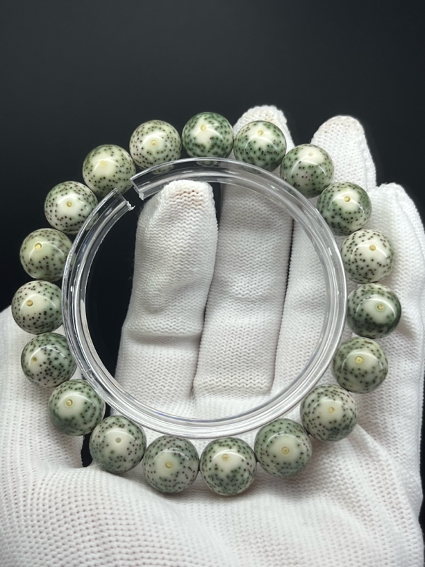 石玉绿包白大眼睛留白12圆珠，原生态星月菩提，一物一图