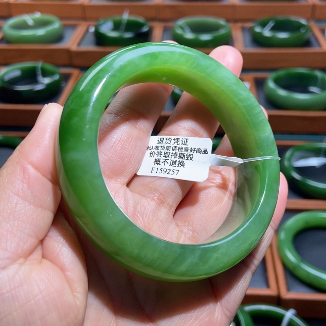 和田玉（碧玉）未镶嵌手镯冰阳绿5556