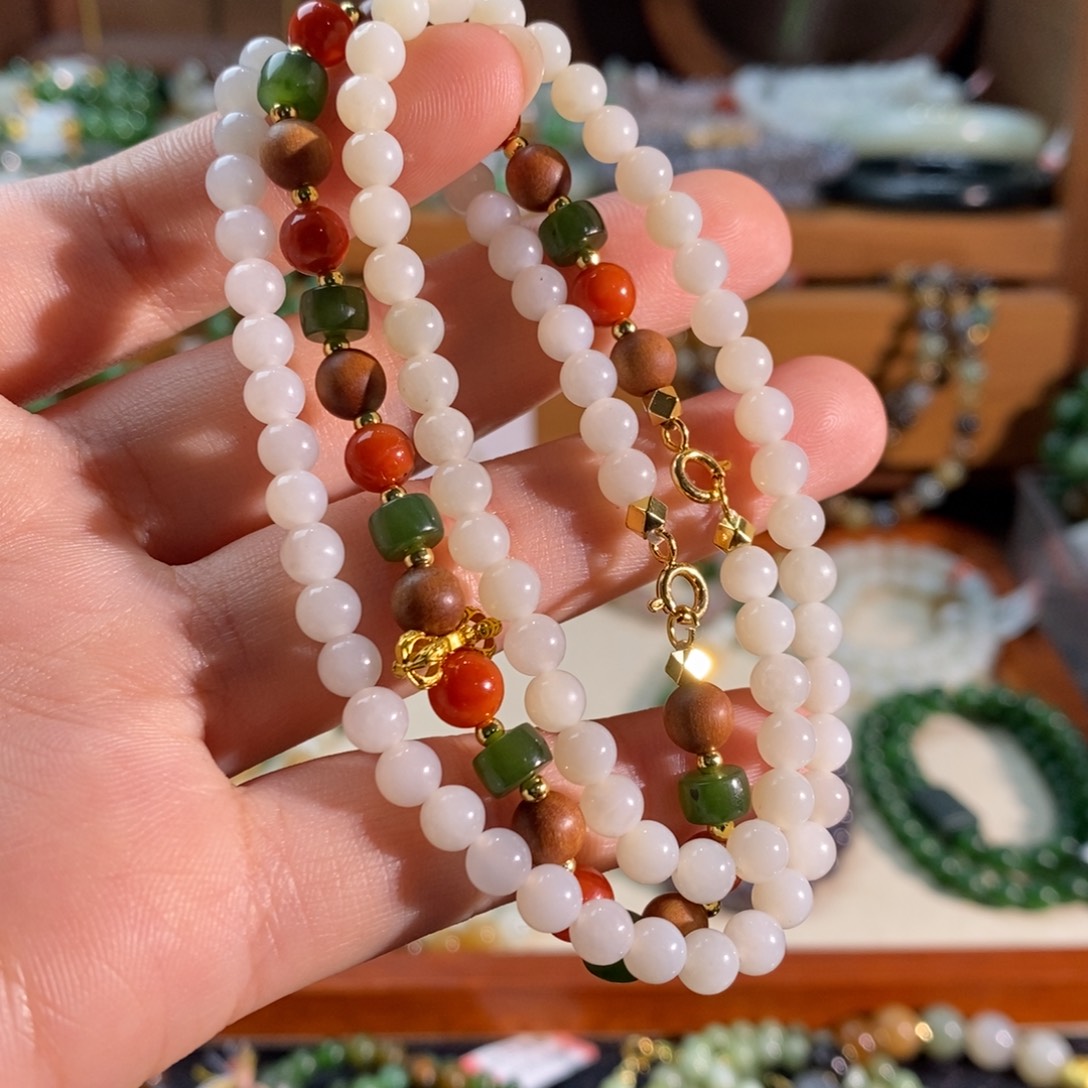 和田玉未镶嵌颈饰