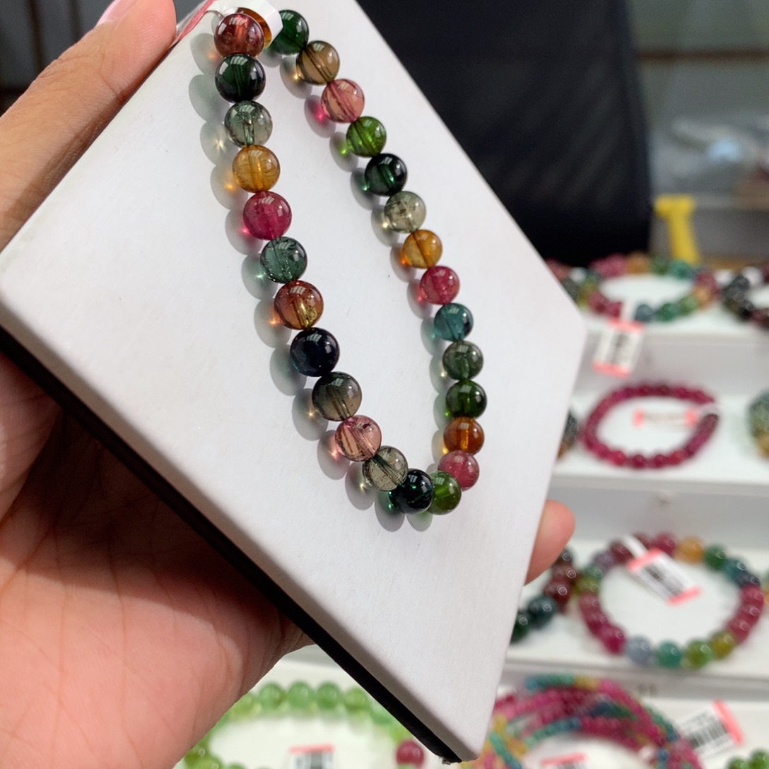 碧玺手链未镶嵌    7mm。      