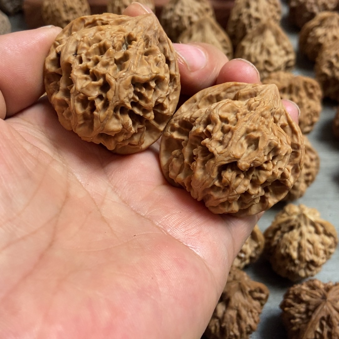 文玩核桃吊坠乾坤狮子头42尺