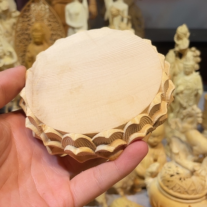 黄杨木瑕疵莲花坐