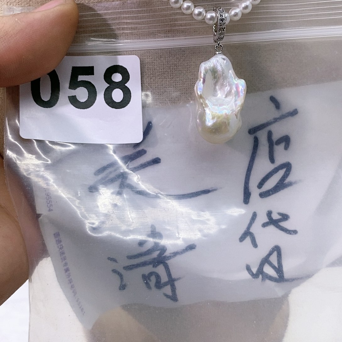 淡水珍珠颈饰合金