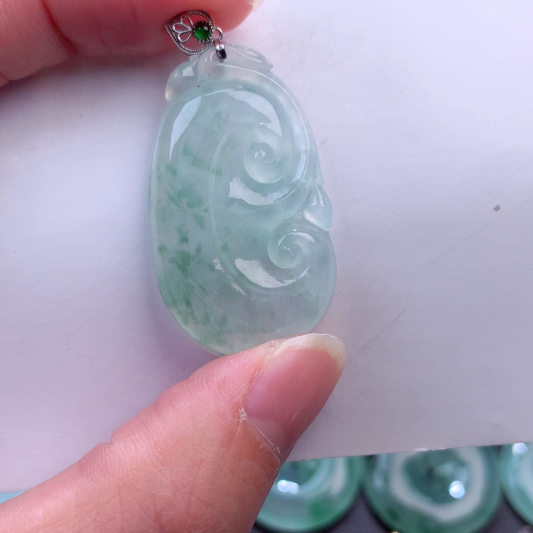 翡翠吊坠(不含链)18K金镶嵌