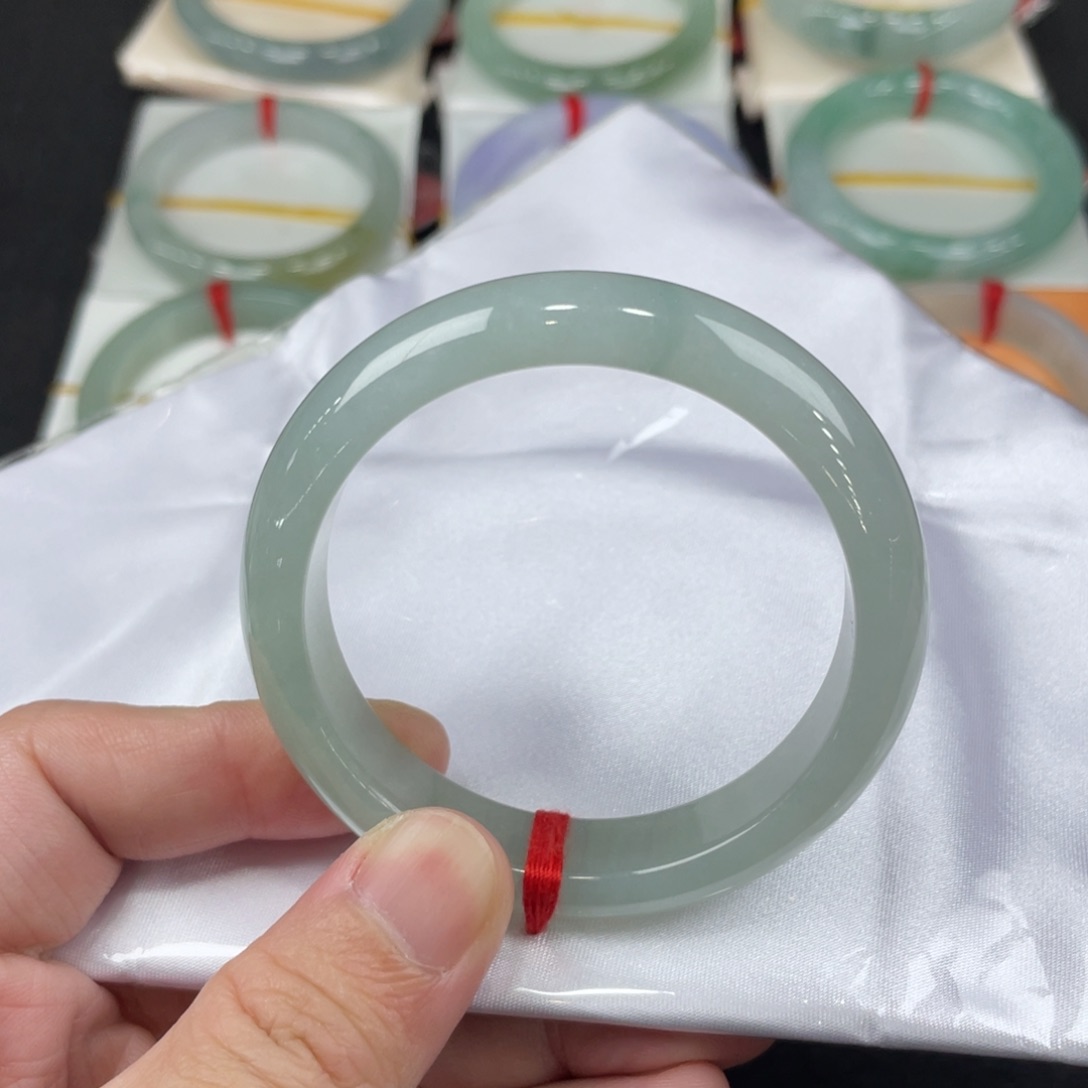 翡翠手镯未镶嵌51.7正圈