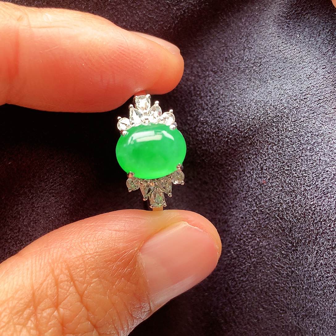 翡翠颈饰18K金镶嵌彩**牛上新