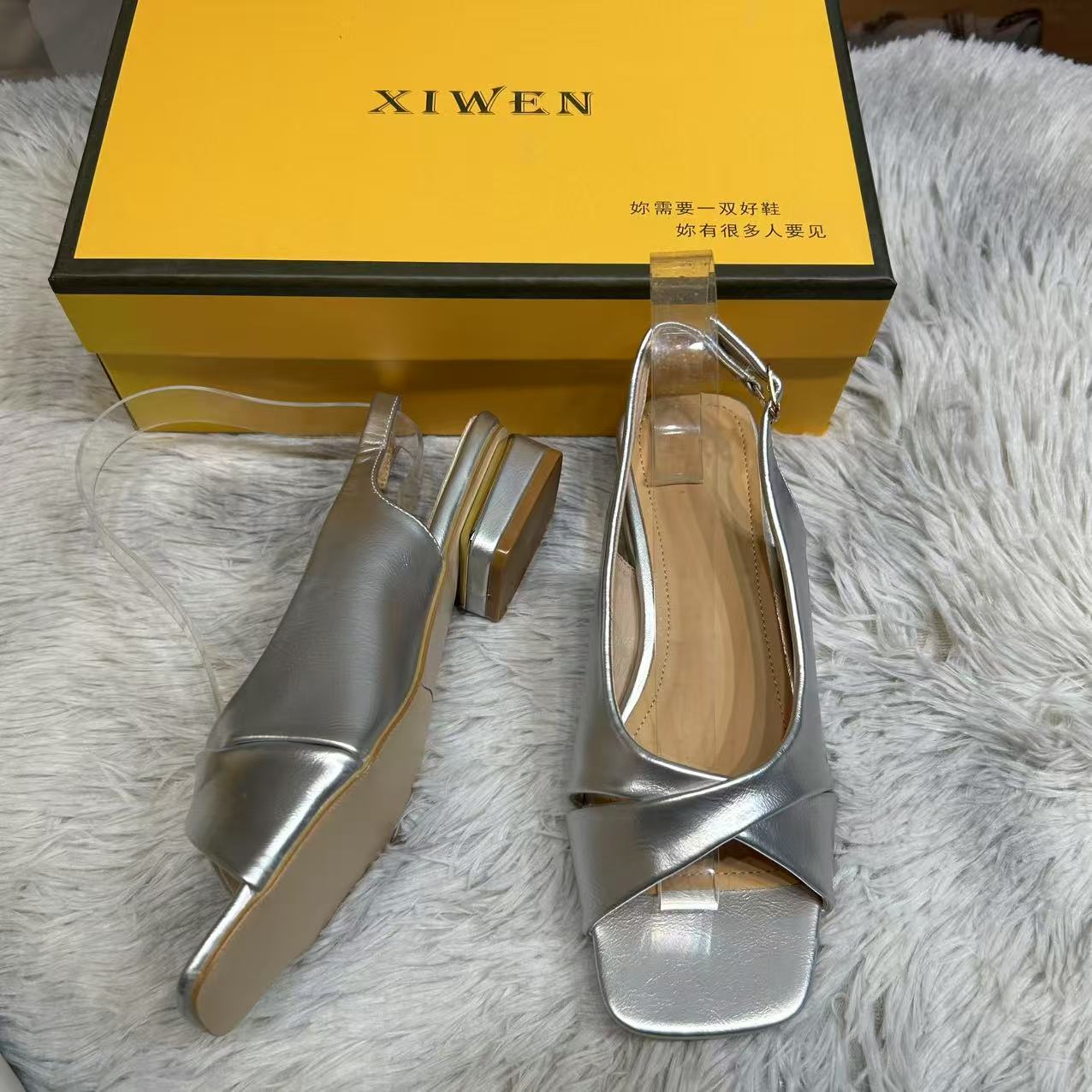 肥仔推荐春夏新款 778 百搭潮流气质粗跟舒适休闲女士凉鞋仙女风