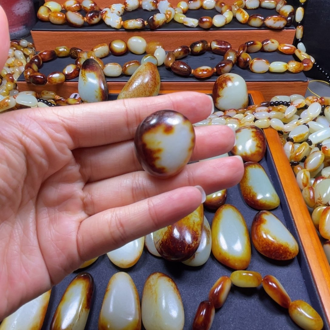 颈饰未镶嵌和田玉