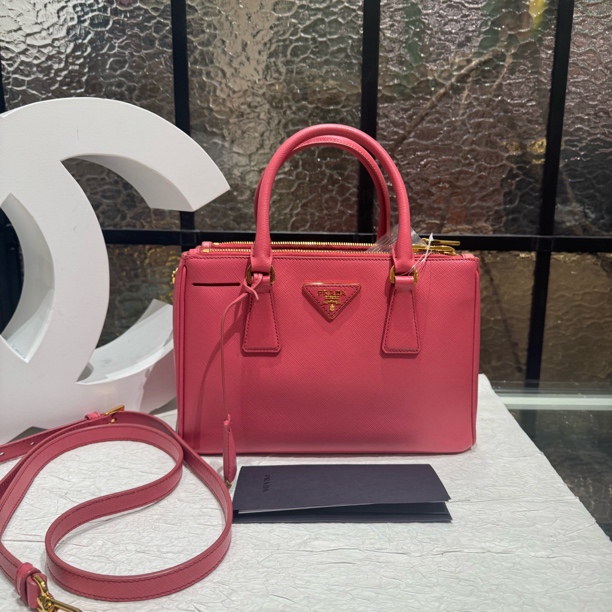 95新 Prada/普拉达 包展专属 普拉达粉金杀手包 