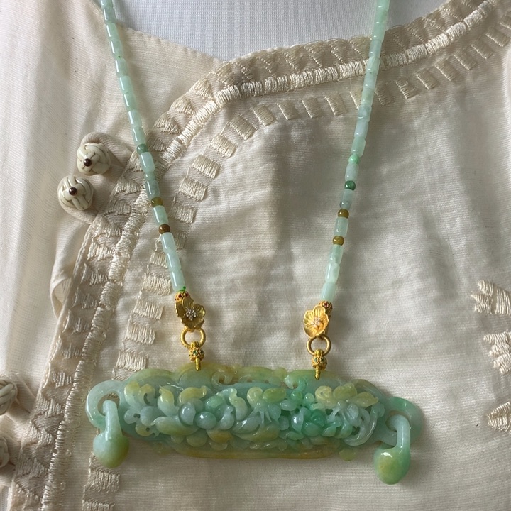 翡翠吊坠(赠链)未镶嵌