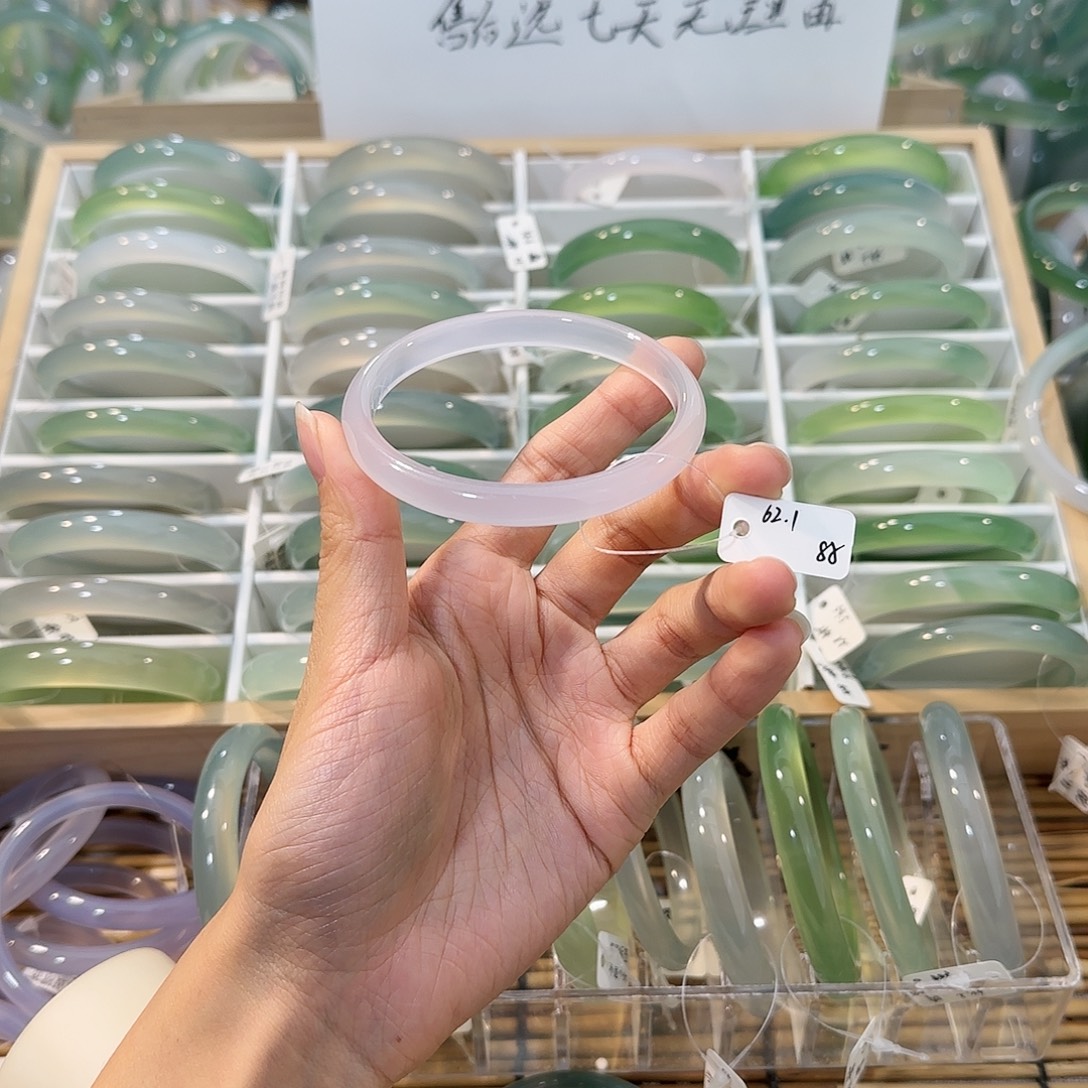 玛瑙/玉髓未镶嵌手镯圈口62.1