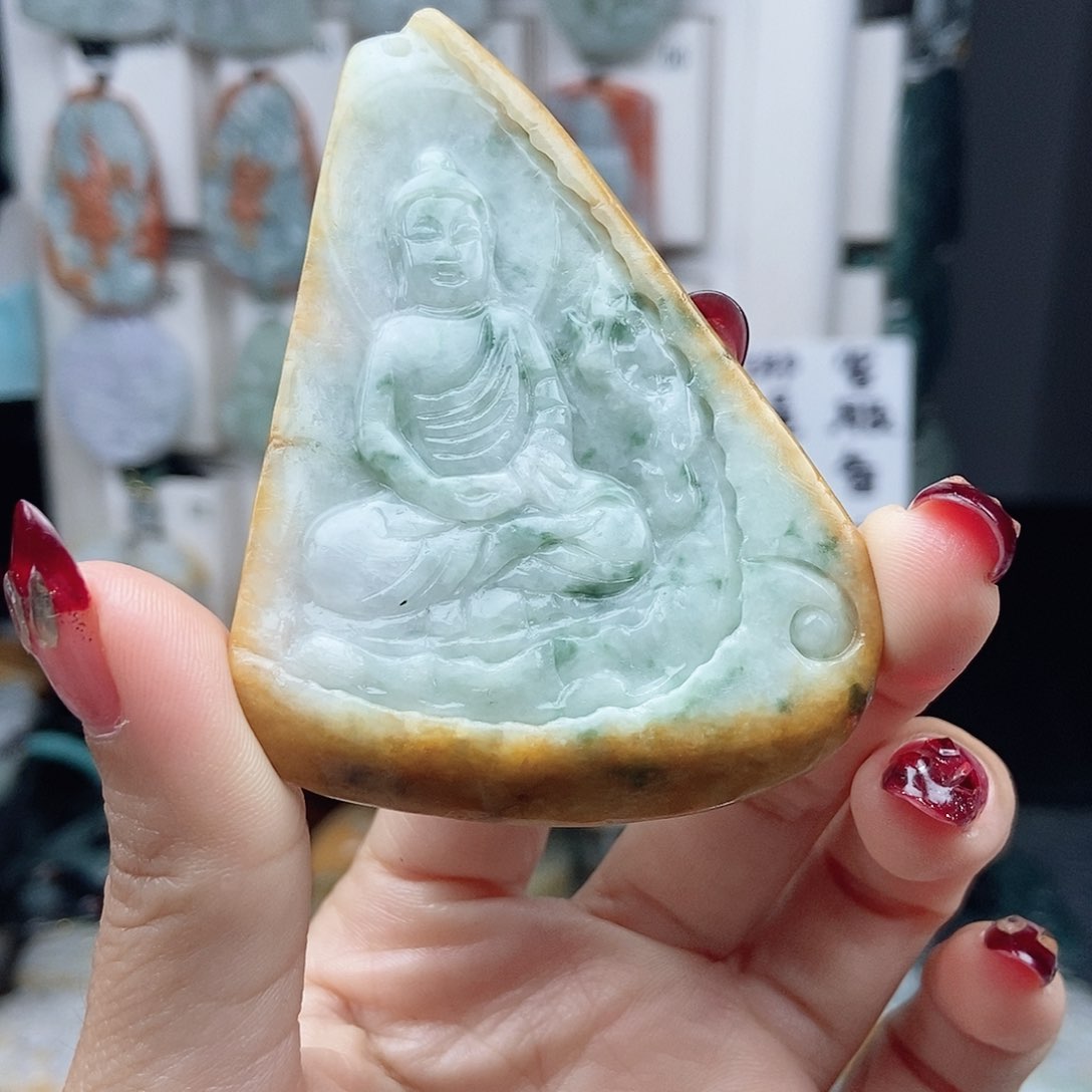 翡翠颈饰未镶嵌翡翠