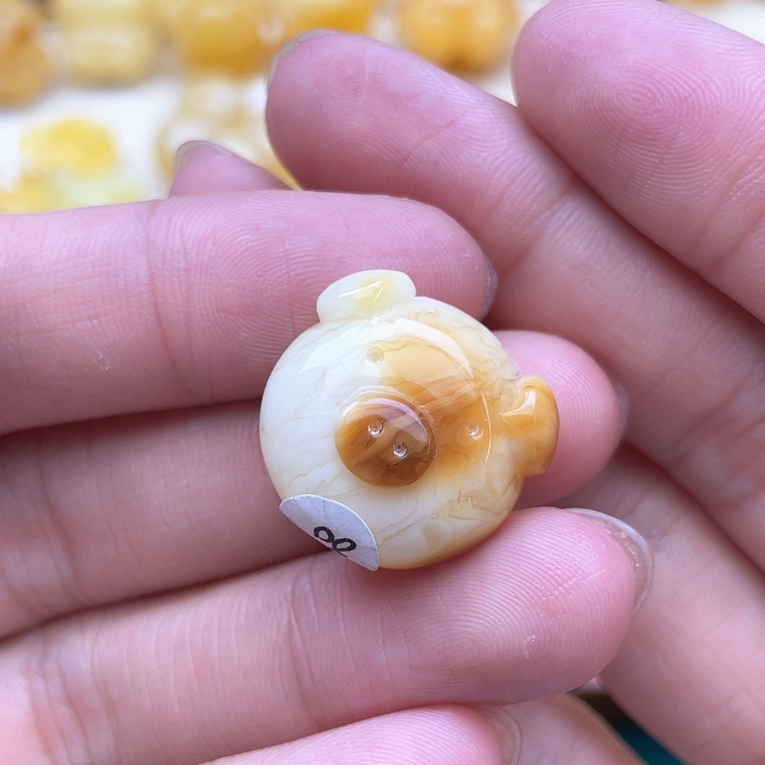 琥珀裸石未镶嵌蜜蜡