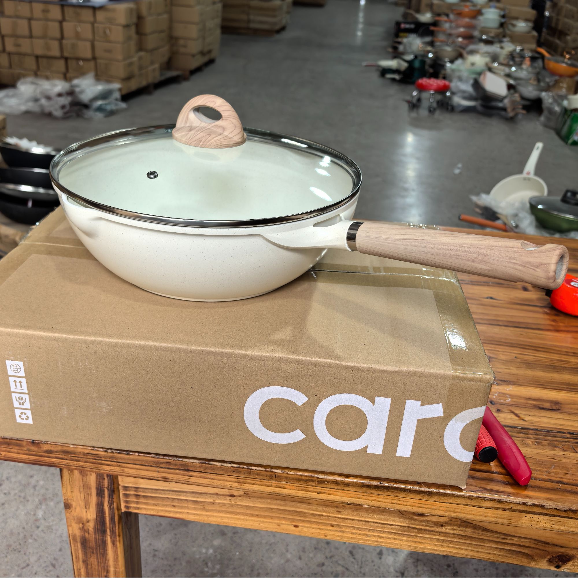 小卡30cm冰淇淋白撤柜炒锅家用不粘锅高颜值高品质微瑕疵介意勿拍