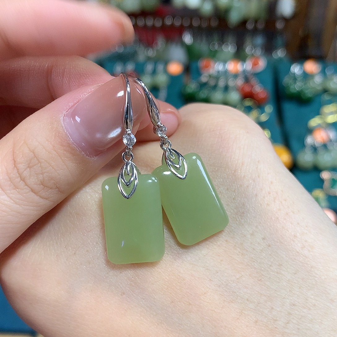 和田玉银S925镶嵌耳饰卡18左右