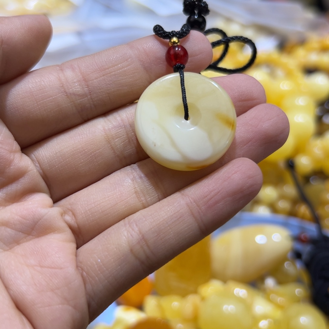 琥珀珠宝奇石未镶嵌