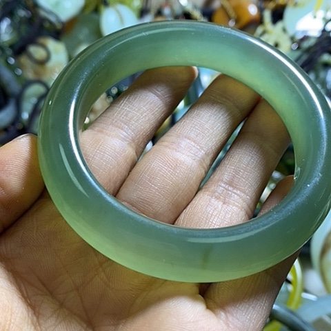 岫玉手镯未镶嵌52口径