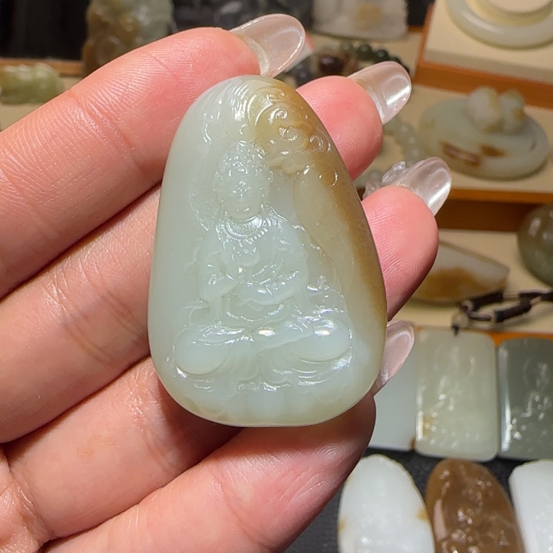 矮***3和田玉未镶嵌颈饰