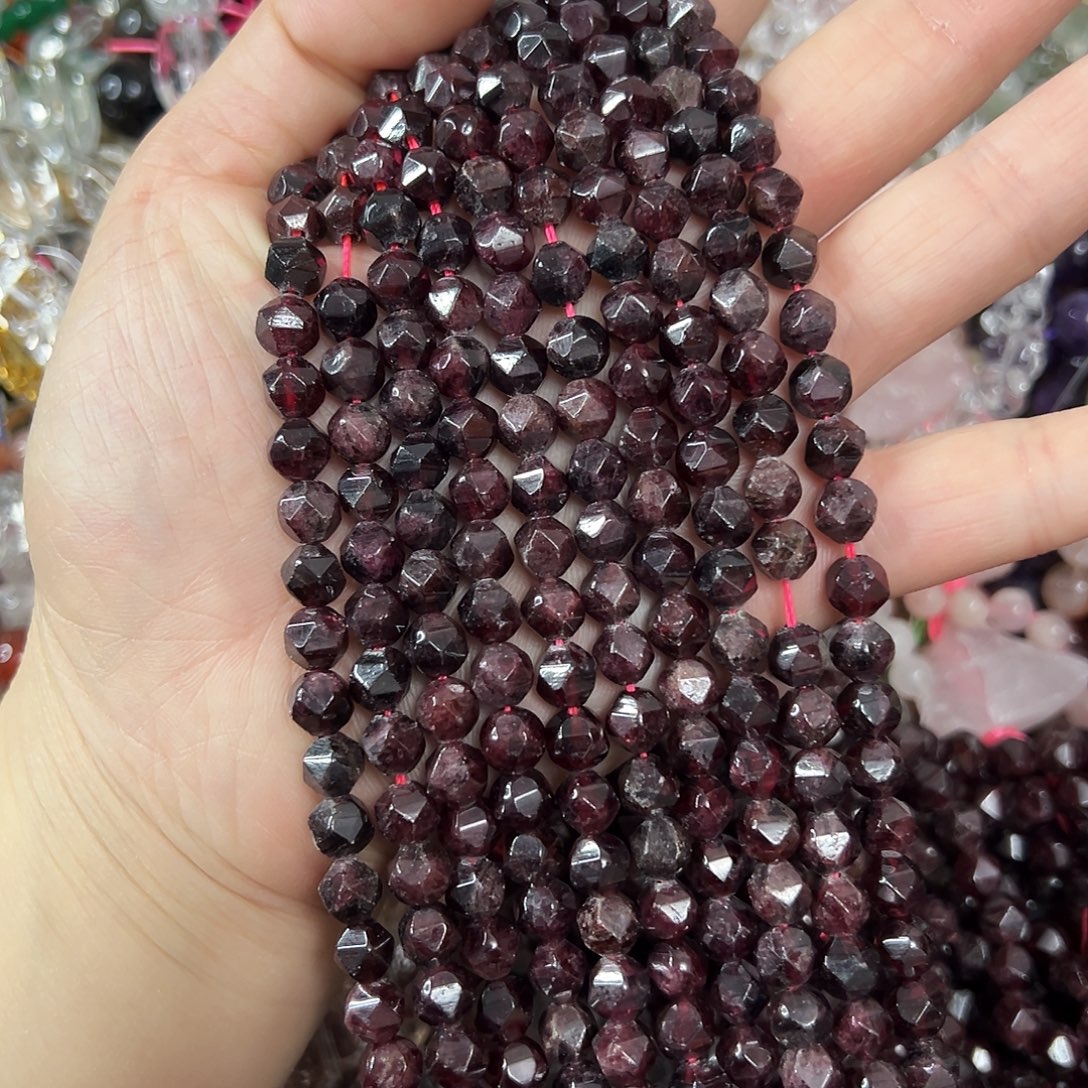 玛瑙/玉髓未镶嵌珠宝半成品，卡7石榴石切面一条