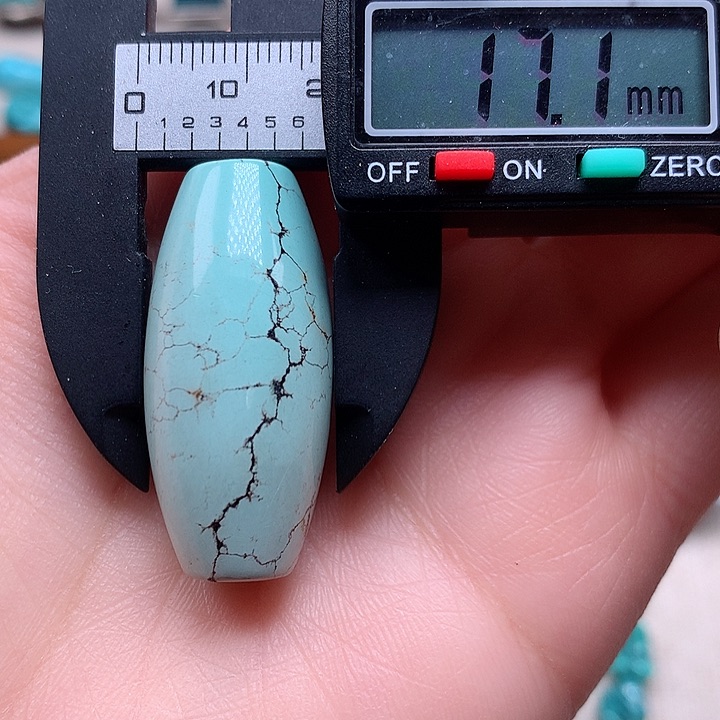 绿松石颈饰未镶嵌