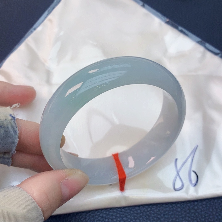 翡翠未镶嵌手镯翡翠手镯