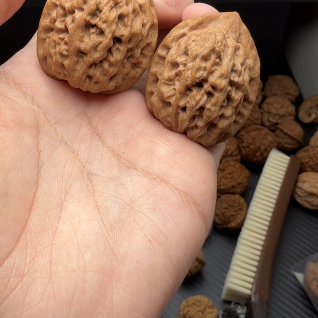 惊***方文玩核桃把件油蜡皮鸡心37