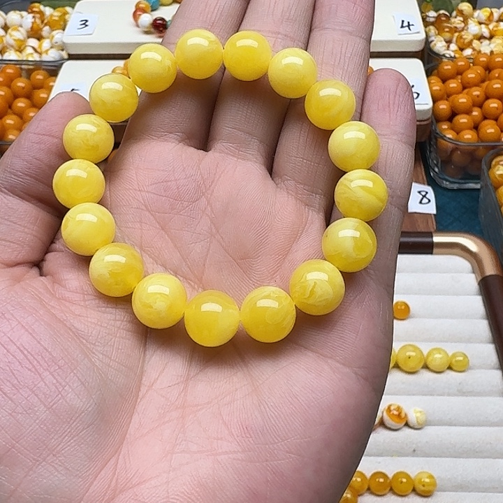 橙****无非金属鸡油黄色素串搭配一条