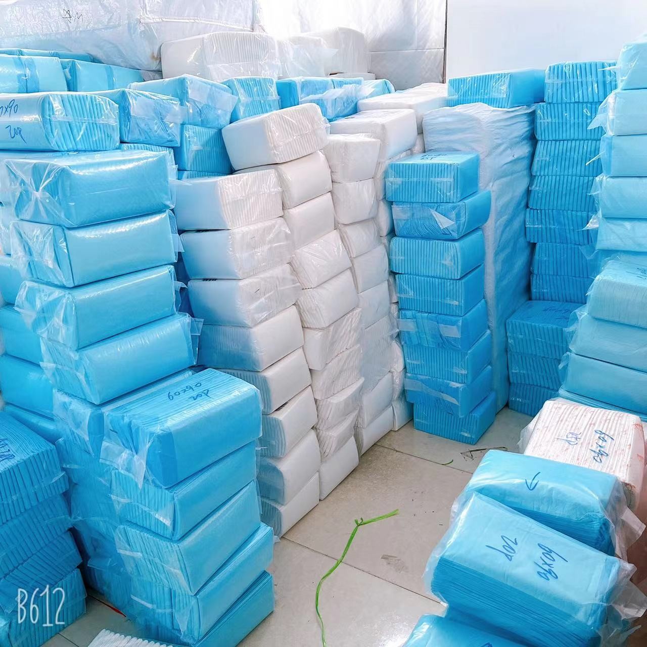 【F】大号范围尺寸 宠物尿片瑕疵品 根据直播讲解拍编号 介意不要拍