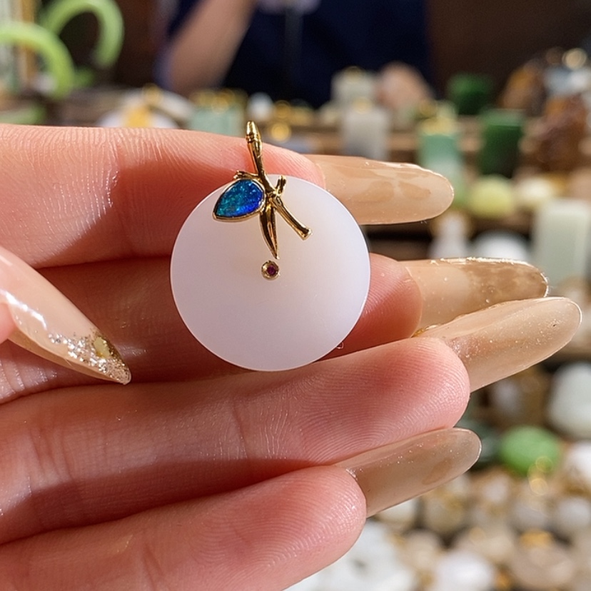 【闪购商品】和田玉吊坠18K金镶嵌