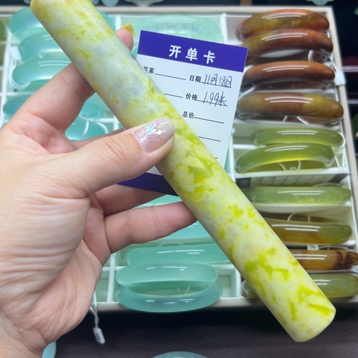 蛇纹石玉未镶嵌福利天然玉石擀面杖擀面杖