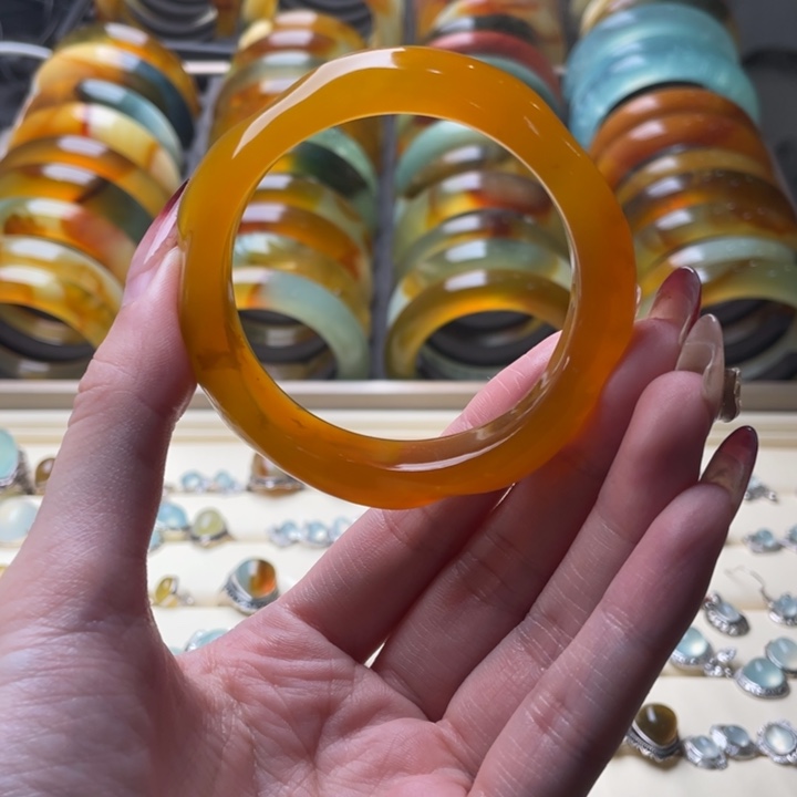 蛇纹石玉手镯未镶嵌o****n52.4